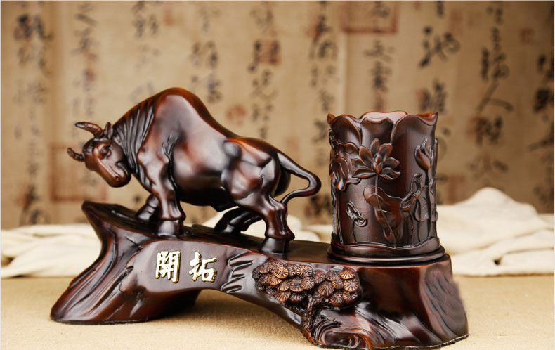 牛擺件主運勢如虹,事業(yè)騰飛