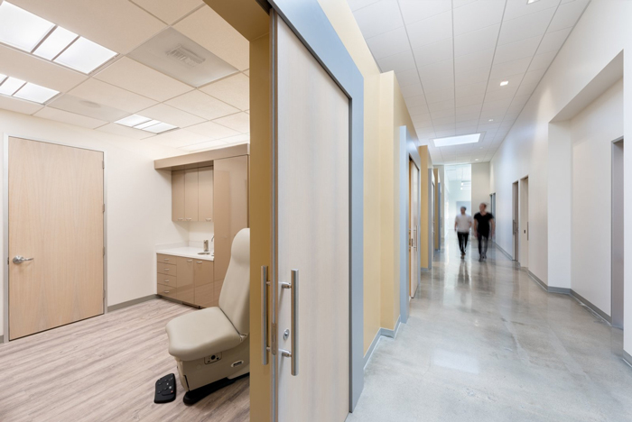 醫藥公司辦公室過道裝修設計案例效果圖