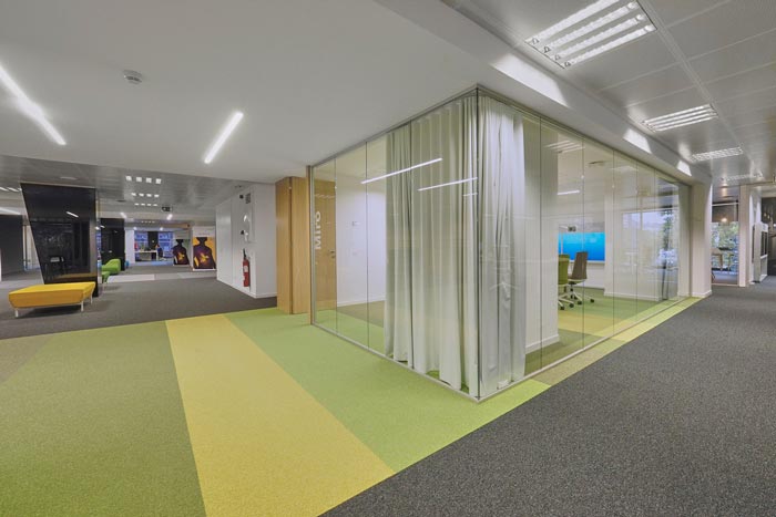 醫藥公司辦公室過道裝修設計案例效果圖