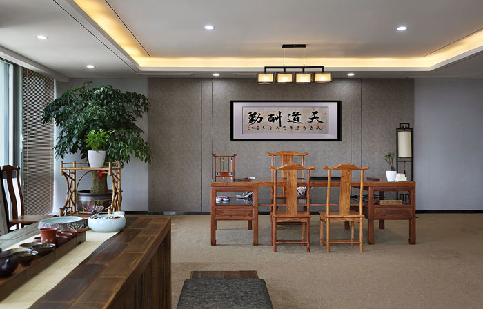 機(jī)電公司董事長辦公室裝修設(shè)計實景圖