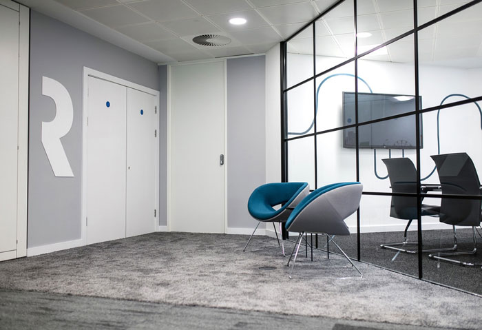 人力資源公司辦公室進(jìn)門接待區(qū)裝修設(shè)計效果圖