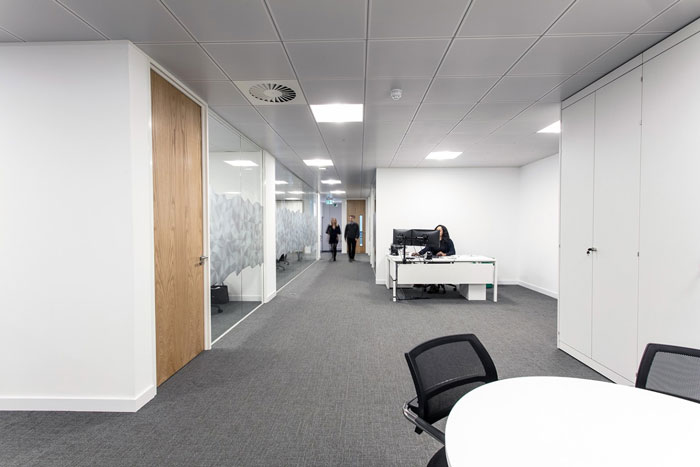 1200平方辦公室過道裝修設計效果圖