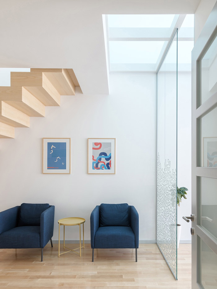 雙層工作室進門區(qū)裝修設計效果圖